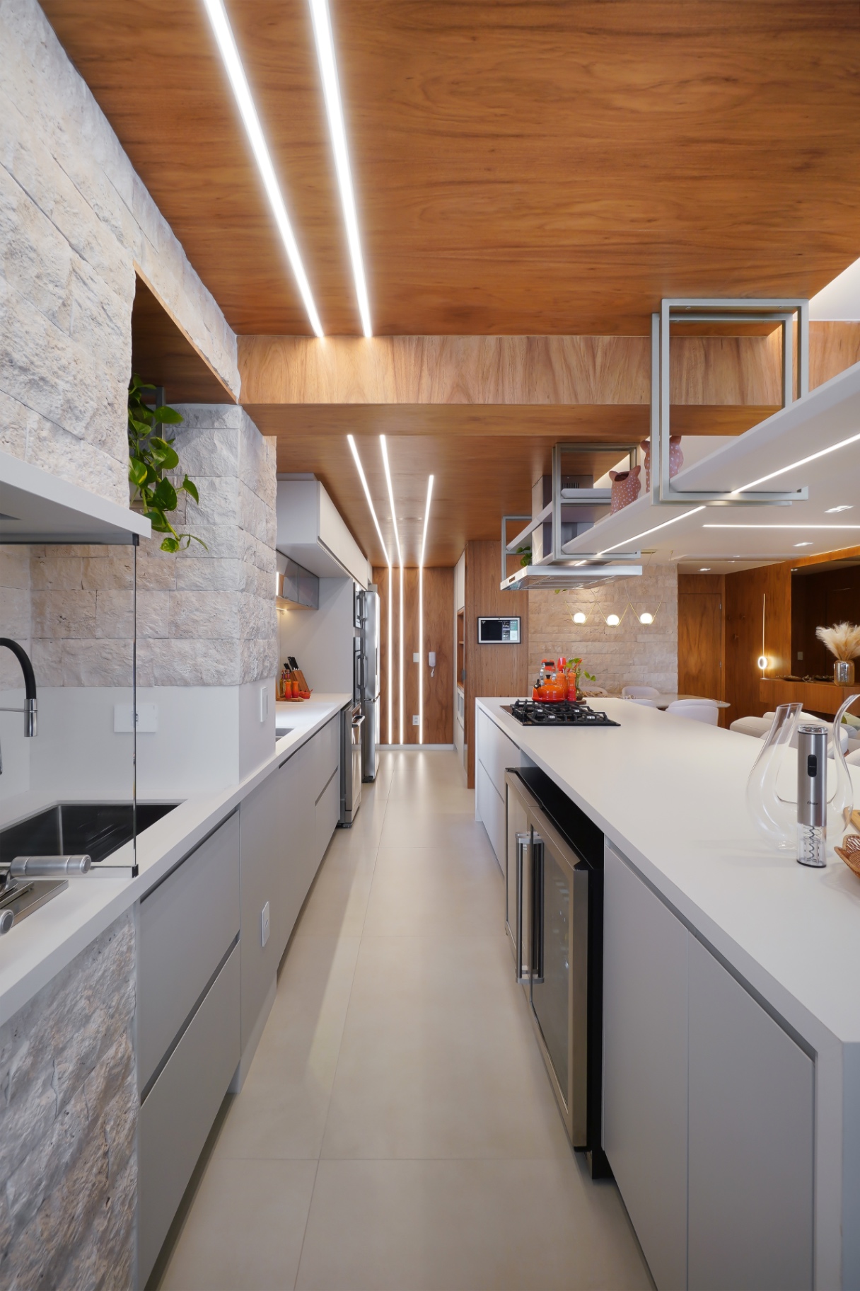 Cozinha em madeira, Interiores
